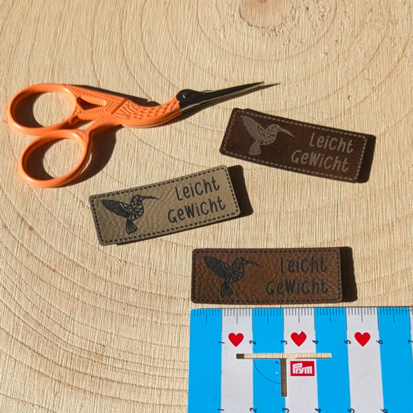 Lederimitat-Label „Leichtgewicht“