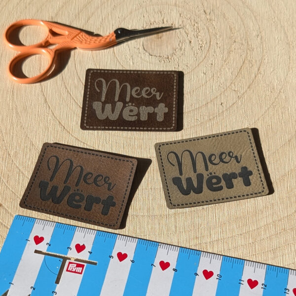 Lederimitat-Label „Meer-Wert“