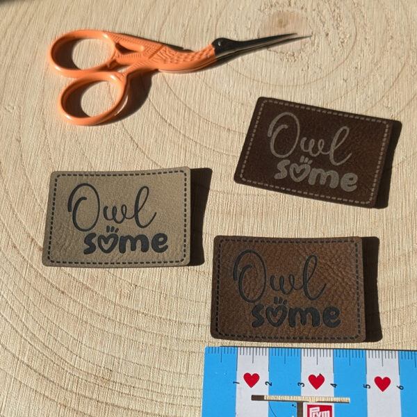 Lederimitat-Label „Owlsome“